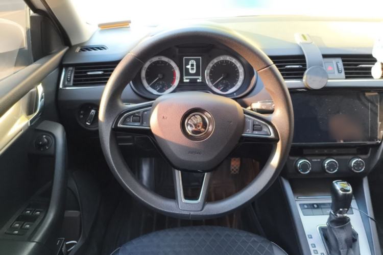 Used Skoda Octavia 2019 1.5L Automatic Smart Drive Luxury Edition China V Standard Steering Wheel