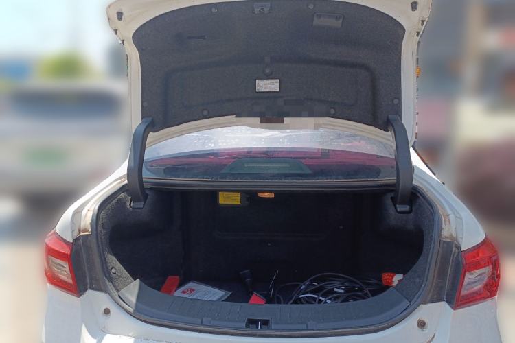 Used BYD Qin New Energy 2015 1.5T Dual-Crown Flagship Plus Edition
