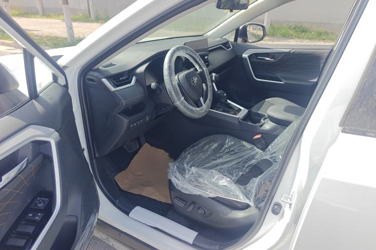 Used Toyota RAV4 2024 Dual-Motor 2.5L E-CVT Two-Wheel Drive Elite Plus Edition Interior 1