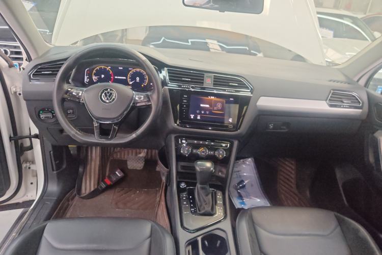 Used Volkswagen Tiguan L 2021 330TSI Automatic Two-Wheel Drive Smart Edition Center Console