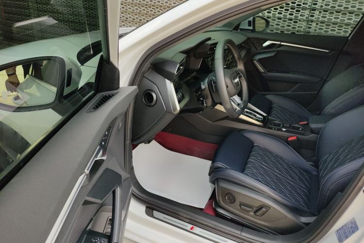 Used Audi A3 2025 Sportback 35TFSI Prestige Edition + Luxury Selection Package Driver Seat