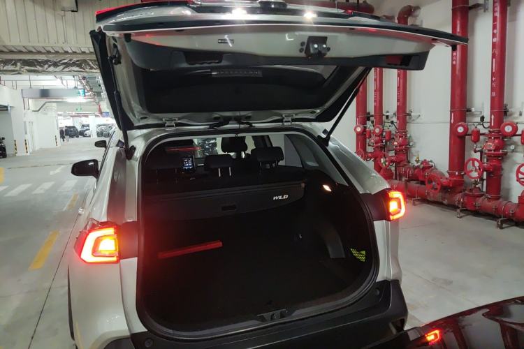 Used Toyota Wildlander 2022 Dual-Engine 2.5L E-CVT Two-Wheel Drive Luxury PLUS Edition Trunk