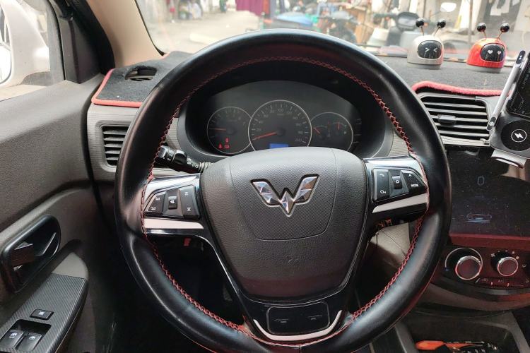 Used Wuling Hongguang 2014 1.5L S Standard Version