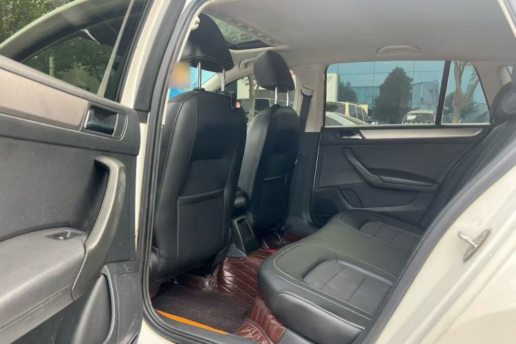 Used Skoda Rapid Spaceback 2016 1.6L Manual Trend Edition Interior 2