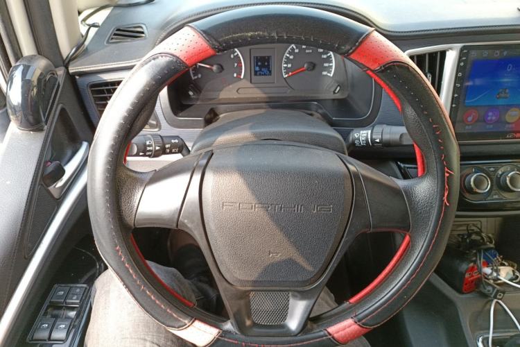 Used FORTHING Lingzhi 2023 V3 1.6L Base Model 2 Seats