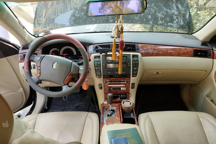 Used Toyota Crown 2007 2.5L Royal Special Edition Center Console