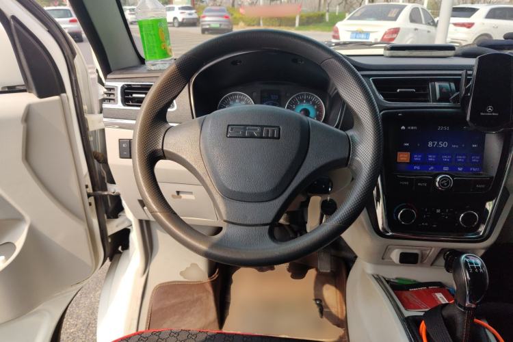 Used Jinbei New Hiace X30L CNG 2023 100L CNG Wealth Edition Bus 6/7 Seats No Air Conditioning SWCC15M Steering Wheel