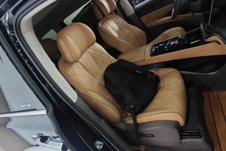 Used Denza D9 2022 EV 600 Four-Wheel Drive Flagship Model