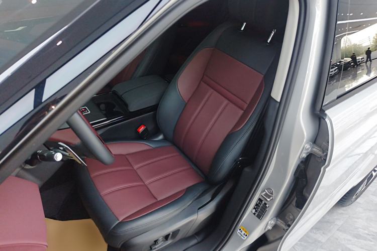 Used Land Rover Range Rover Evoque 2024 Aurora L 249 PS Prestige Light-Chasing Edition