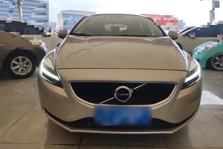 Used Volvo V40 2017 T3 Zhiyi Edition
