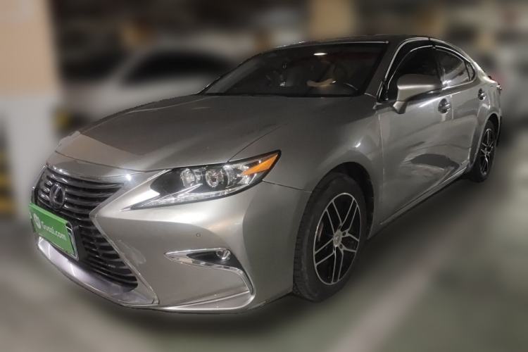 Used Lexus ES 2015 300h Comfort Edition