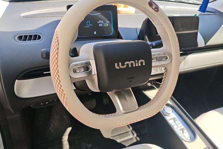 Used CHANGAN NEVO Lumin 2026 Model Treasure Edition 205km Beloved Beige Guoxuan Steering Wheel