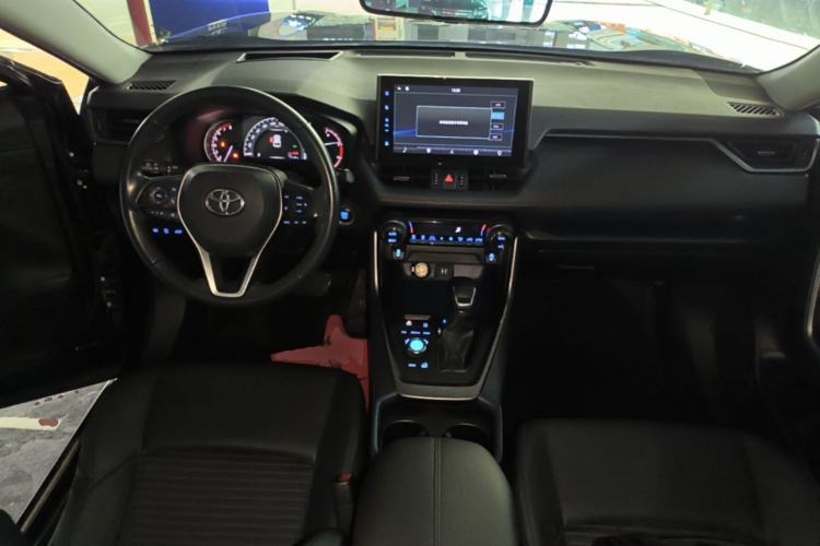 Used Toyota Wildlander 2021 2.0L CVT 4x4 Luxury Edition Center Console