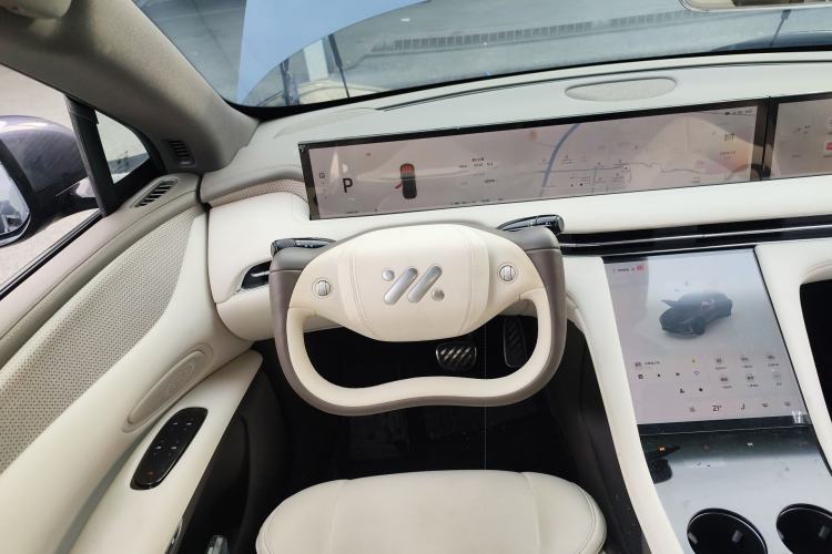 Used IM LS7 2023 90 kWh Elite Rear-Drive Version
