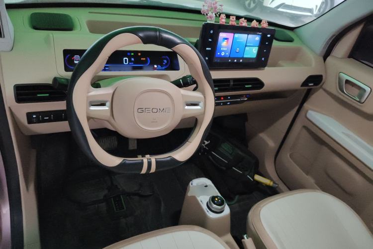 Used Geely Galaxy Panda 2024 Panda Mini 200km Endurance Bear Center Console