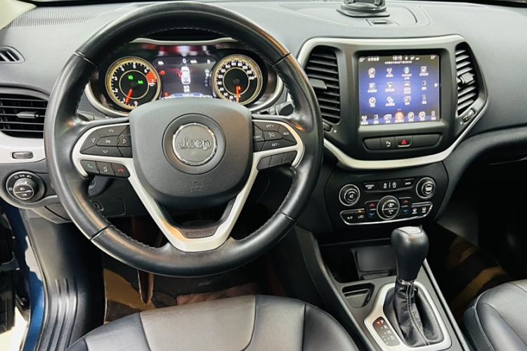 Used Jeep Cherokee 2020 2.0L Two-Wheel Drive Classic Sports Edition