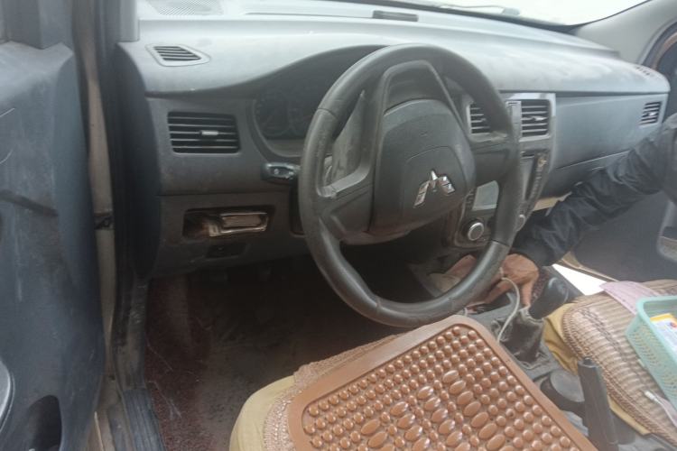 Used Wuling Hongguang 2015 1.5L S Basic Version China V Standard Center Console