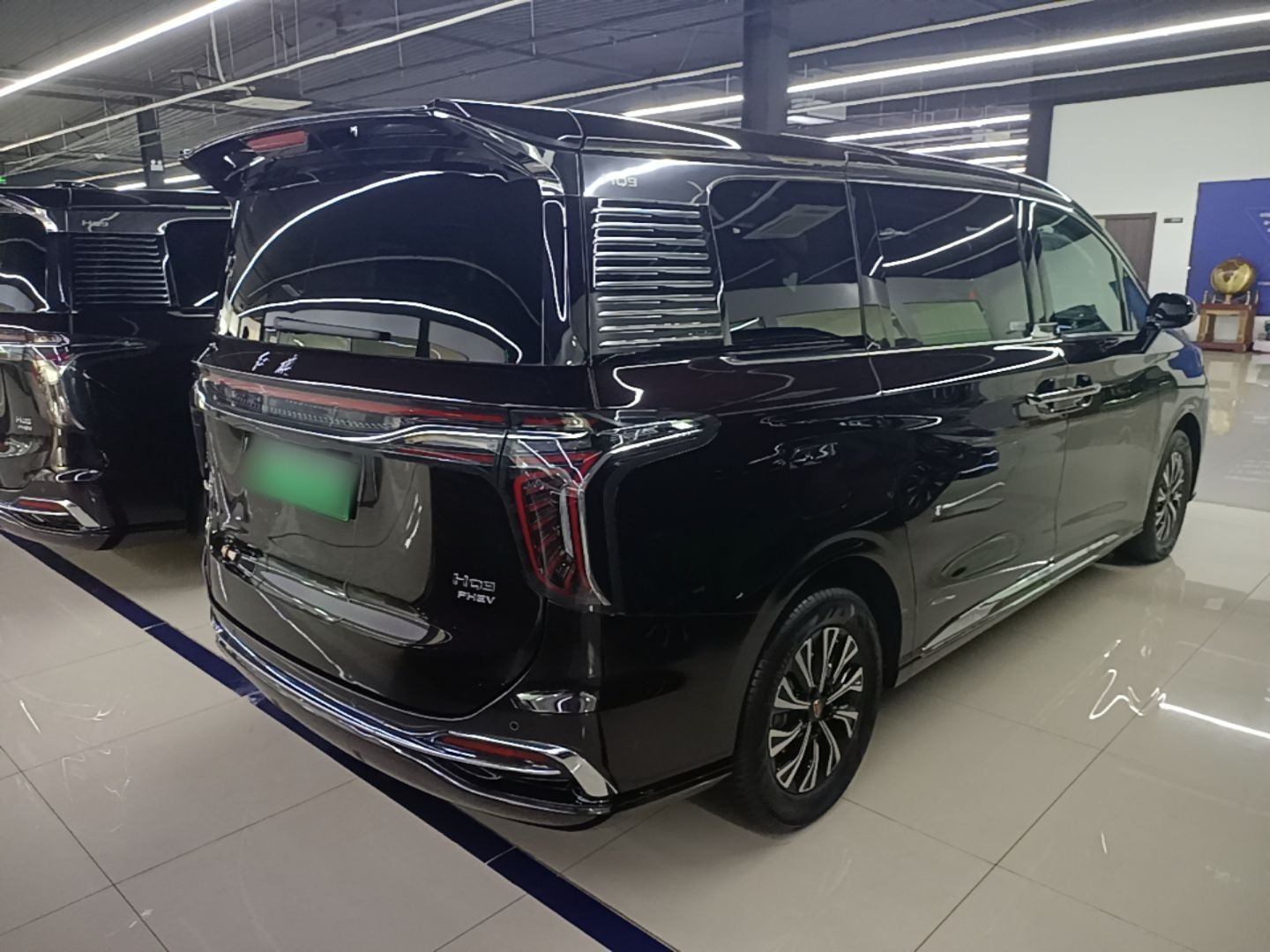 Hongqi HQ9 PHEV 2024 2.0T Four-Wheel Drive Business Edition — снимка 6