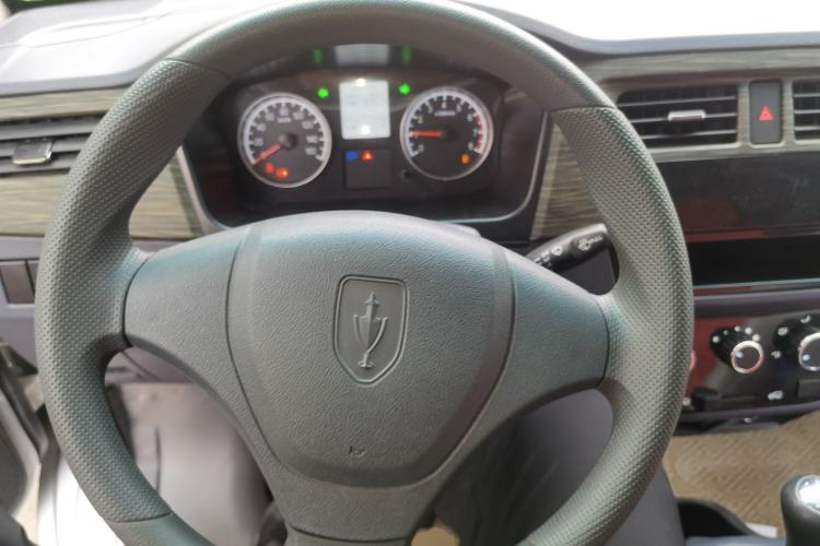 Used Jinbei Hiace X30 2020 1.5L Van Super-Enjoyment Model China VI Standard SWC15M
