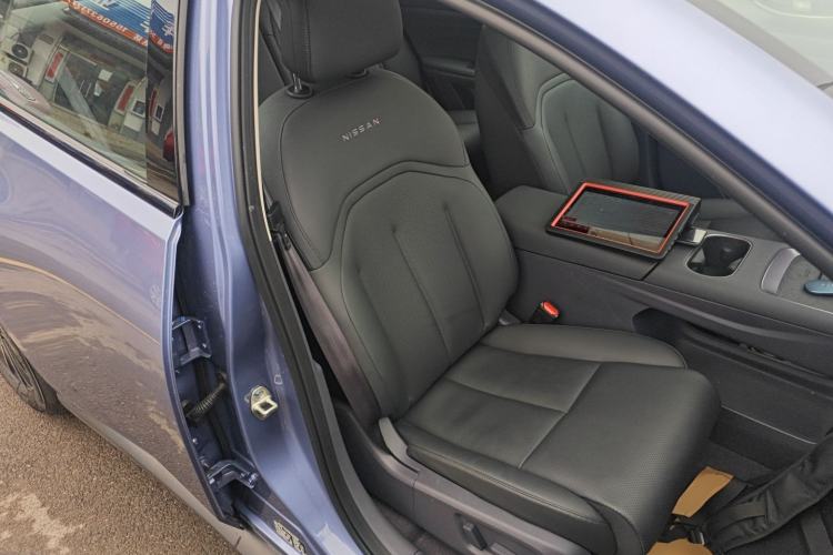 Used Nissan N6 2026 Model 180 Max Right Front Seat