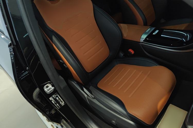 Used Mercedes-Benz GLC Coupe 2024 GLC 260 4MATIC Coupe SUV
