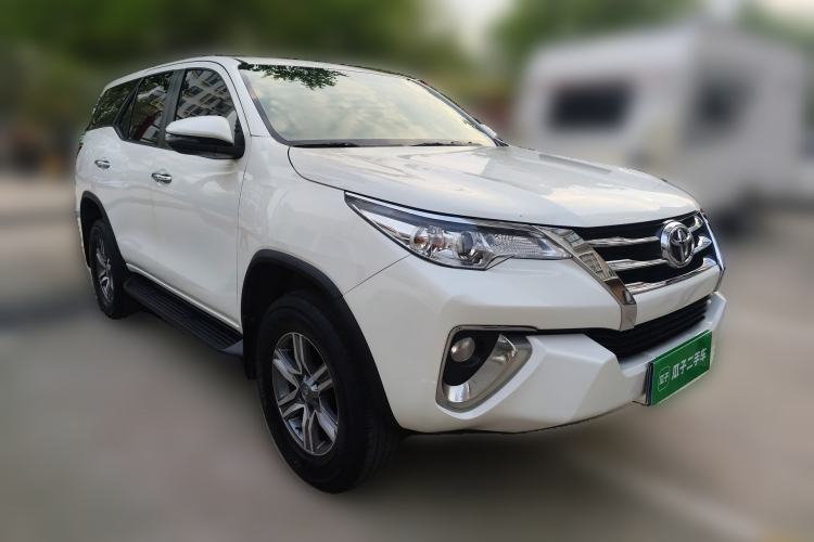 Used Toyota Fortuner  Front Right 45 Deg