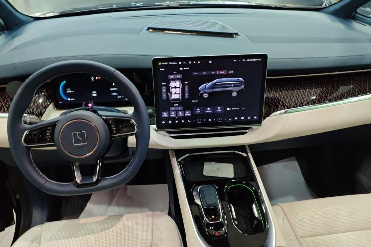 Used Zeekr 009 2022 WE Edition
