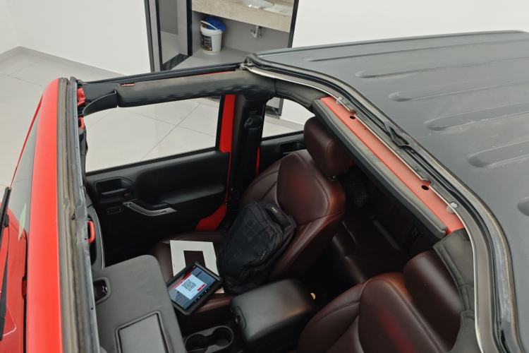 Used Jeep Wrangler 2014 2.8TD Sahara Four-Door Edition