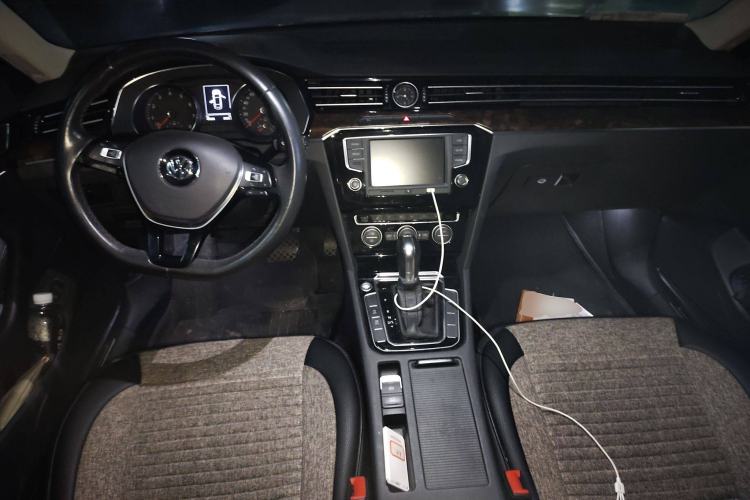 Used Volkswagen Magotan 2017 330TSI DSG Luxury Model
