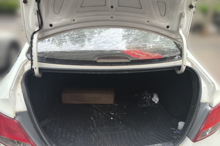 Used Hyundai Verna (older generation) 2014 1.4L Manual Smart GLS Trim Trunk