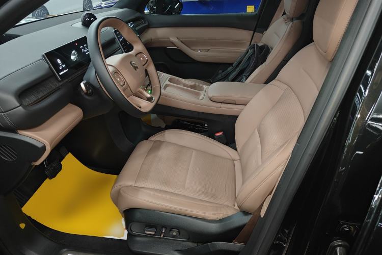 Used Nio ES6 2024 75 kWh Left Front Seat