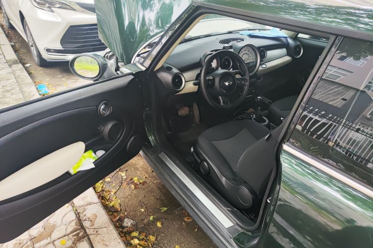 Used MINI 2011 1.6L ONE