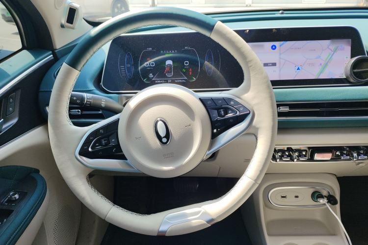 Used ORA Good Cat 2023 401 km Standard Range Prestige Version Lithium Iron Phosphate Steering Wheel