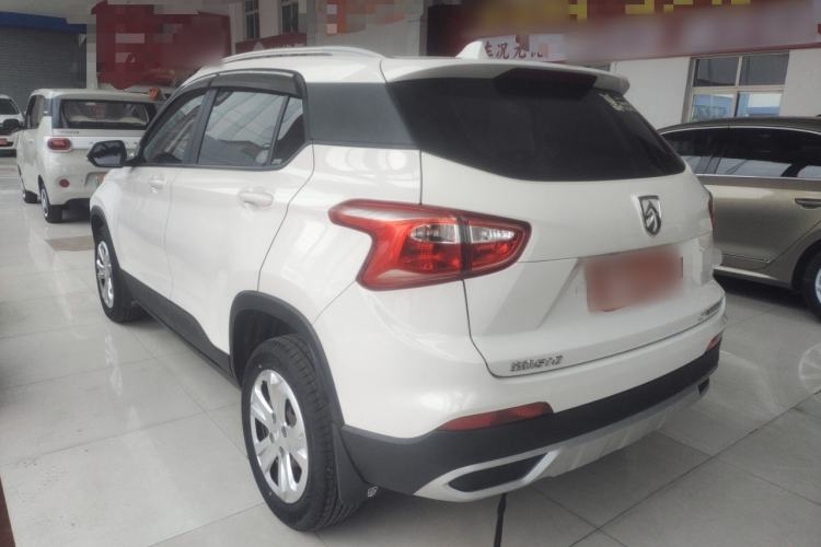 Used Baojun 510 2017 1.5L manual Comfort trim