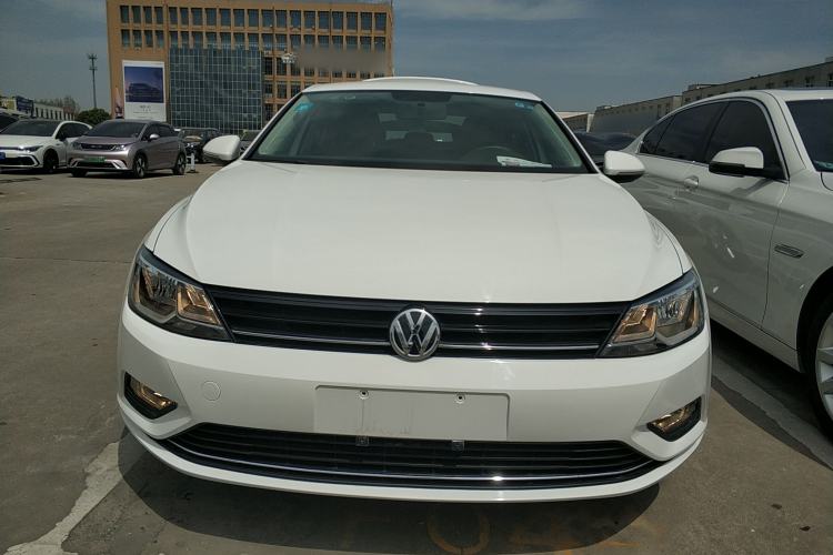 Used Volkswagen Lamando 2015 230TSI DSG Fashion Edition
