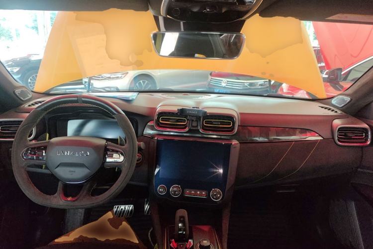 Used Lynk & Co 03 2019 03+ 2.0TD Automatic Wind-Chasing Edition Center Console