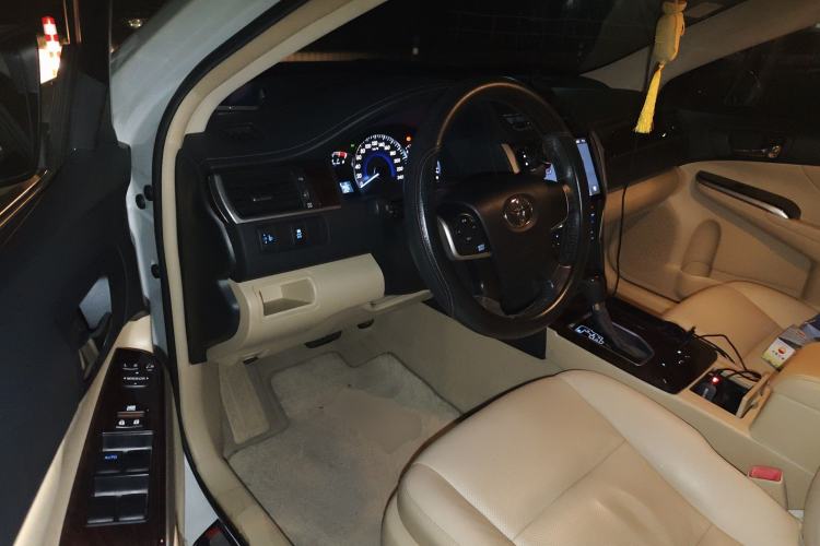 Used Toyota Camry 2016 2.0G 10th Anniversary Leading Edition
