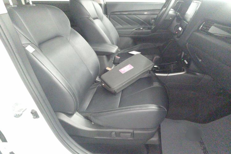 Used Mitsubishi Outlander 2019 2.0L Two-Wheel Drive Comfort Edition 5 Seats China VI Standard