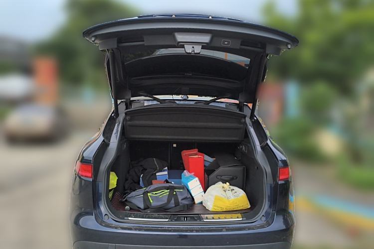 Used Jaguar F-PACE 2019 2.0T Four-Wheel Drive Urban Luxury Edition Trunk