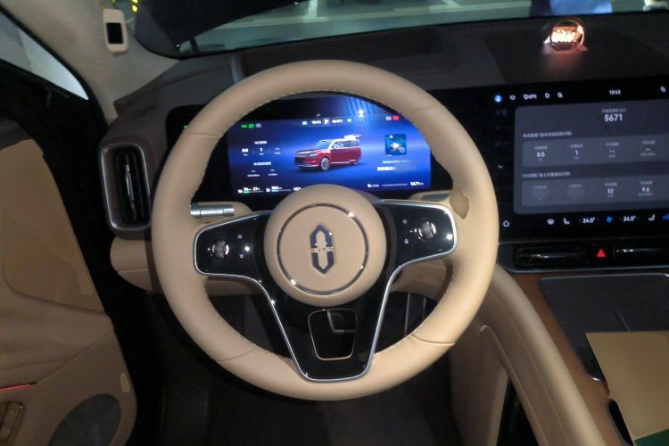 Used Hima AITO M9 2025 Extended-Range Ultra Version 52 kWh 6-Seater
