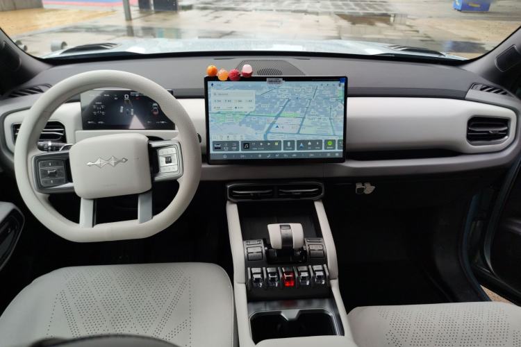 Used Formula Leopard Titanium 3 2025 501 km Range Rear-Wheel Drive Intelligent Driving Max Edition Center Console