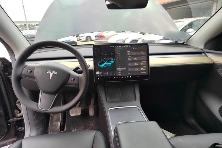 Used Tesla Model Y 2022 Rear-Wheel-Drive Version
