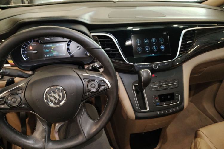 Used Buick GL8 2017 ES 28T Premium Version China V Standard Center Console
