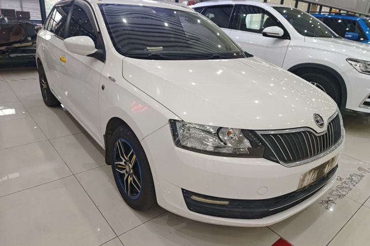 Used Skoda Rapid Spaceback 2014 1.6L Manual Enjoyment Edition
