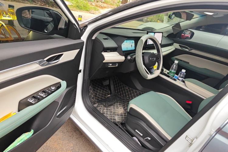 Used Geely Auto Emgrand L HiP 2022 1.5TD-DHT Pro 100KM Super Swift Driver Seat