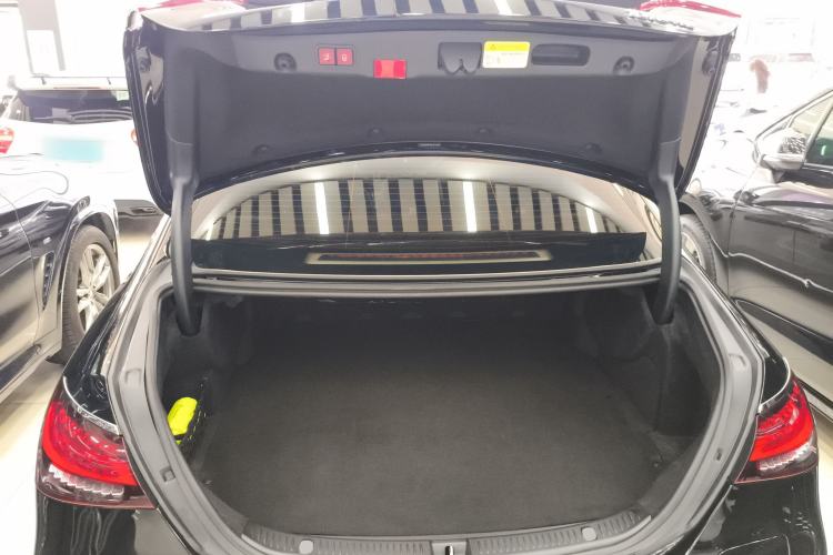 Used Mercedes-Benz E-Class New Energy 2022 Restyled E 350 e L Plug-in Hybrid Sedan Trunk