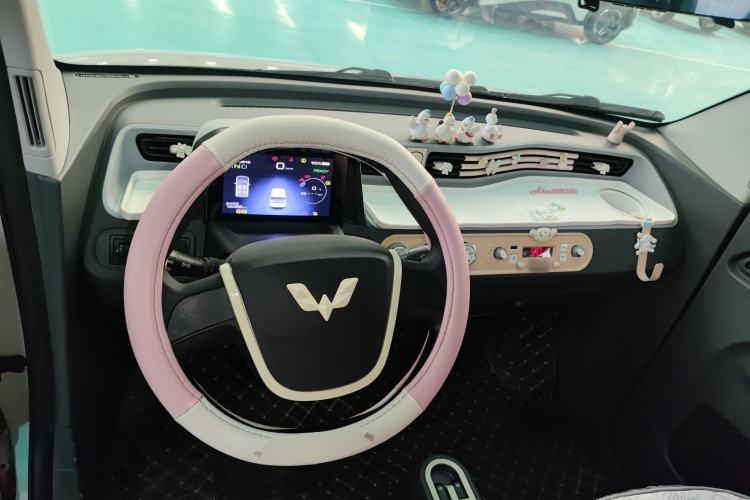 Used Wuling Hongguang MINIEV 2022 Macaron Fashion Edition Lithium-Nickel-Cobalt-Alpha-oxide Center Console