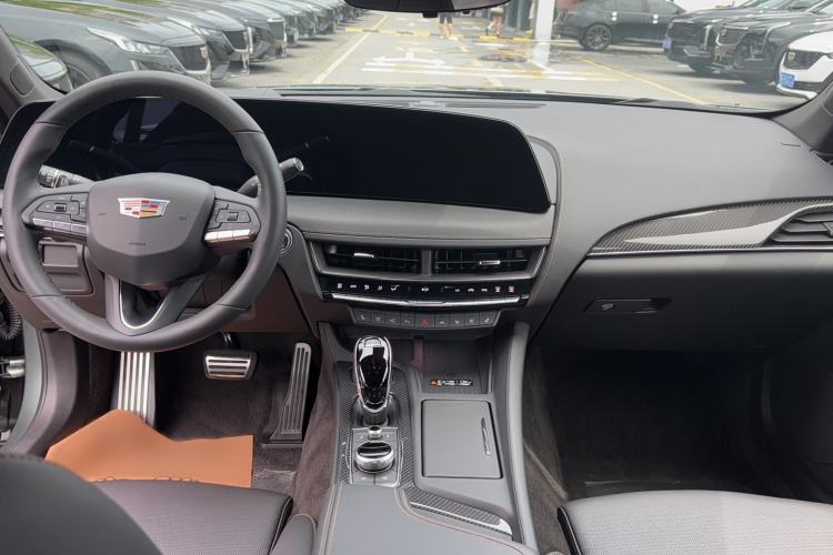 Used Cadillac CT5 2024 28T Platinum Edition Interior 3