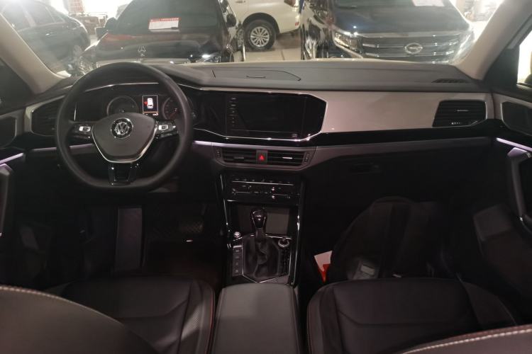 Used Volkswagen Tayron 2020 330TSI Two-Wheel Drive Luxury Smart Connectivity Version Center Console