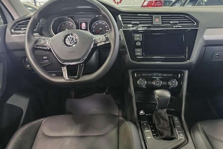 Used Volkswagen Tiguan L 2019 330TSI Automatic Two-Wheel Drive Panoramic Comfort Edition China V Standard

